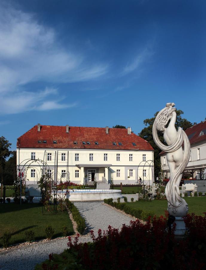 Hotel Court Park Nysa Exteriör bild